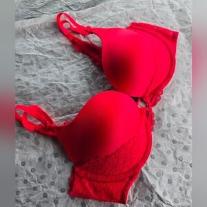 Like new VICTORIA'S SECRET VERY SEXY PADDED DEMI/ DEMI-BUSTE BRA SIZE 34C